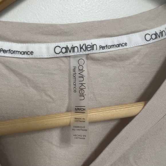 Calvin Klein performance t shirt - Picture 3 of 4